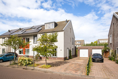 Steenenbaak 23