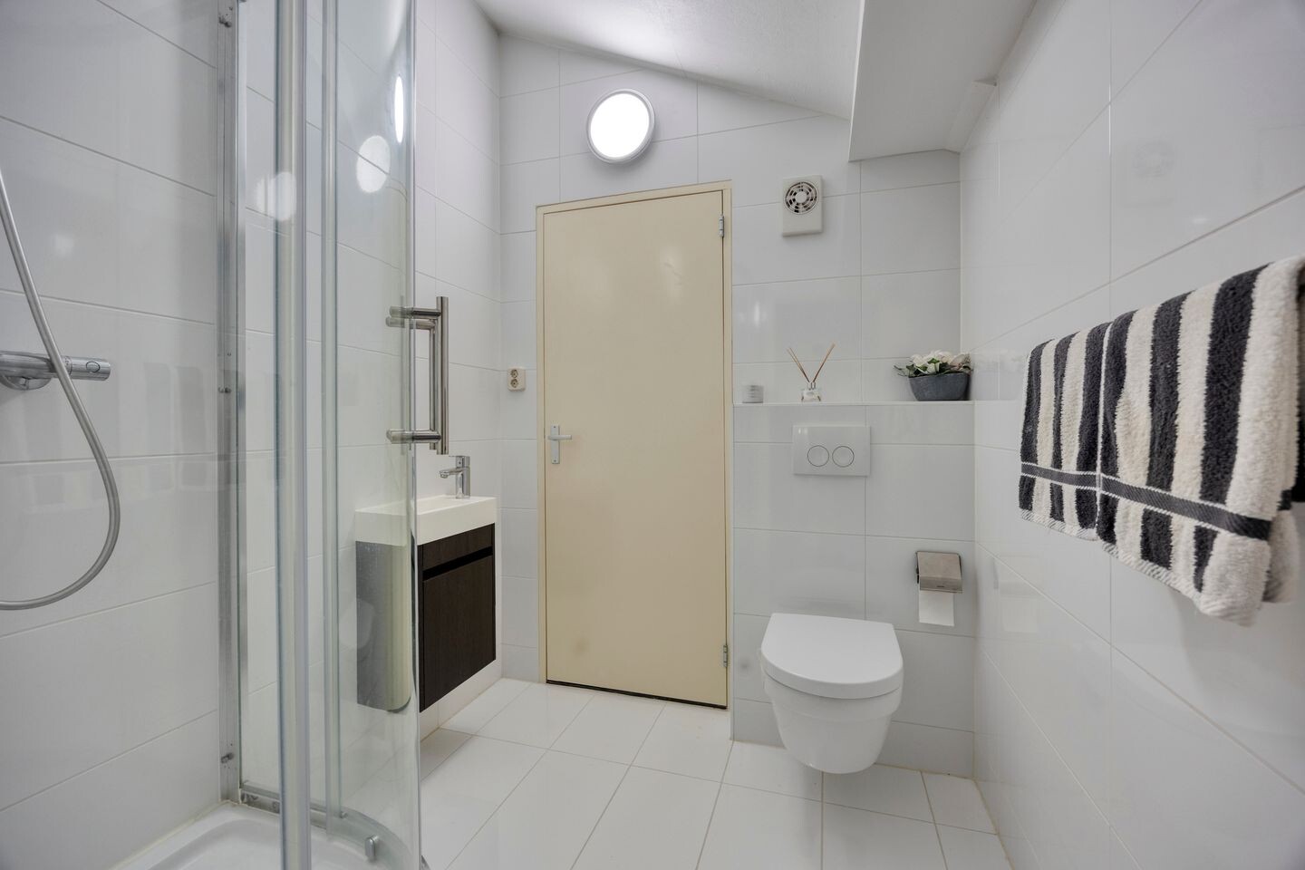 Tussenwoning te koop: Het Oerd 85, Hoofddorp
