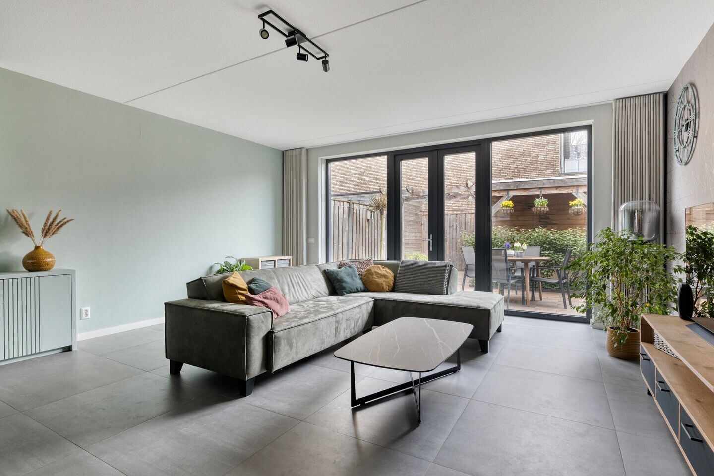 Tussenwoning te koop: Assumburg 35, Hoofddorp