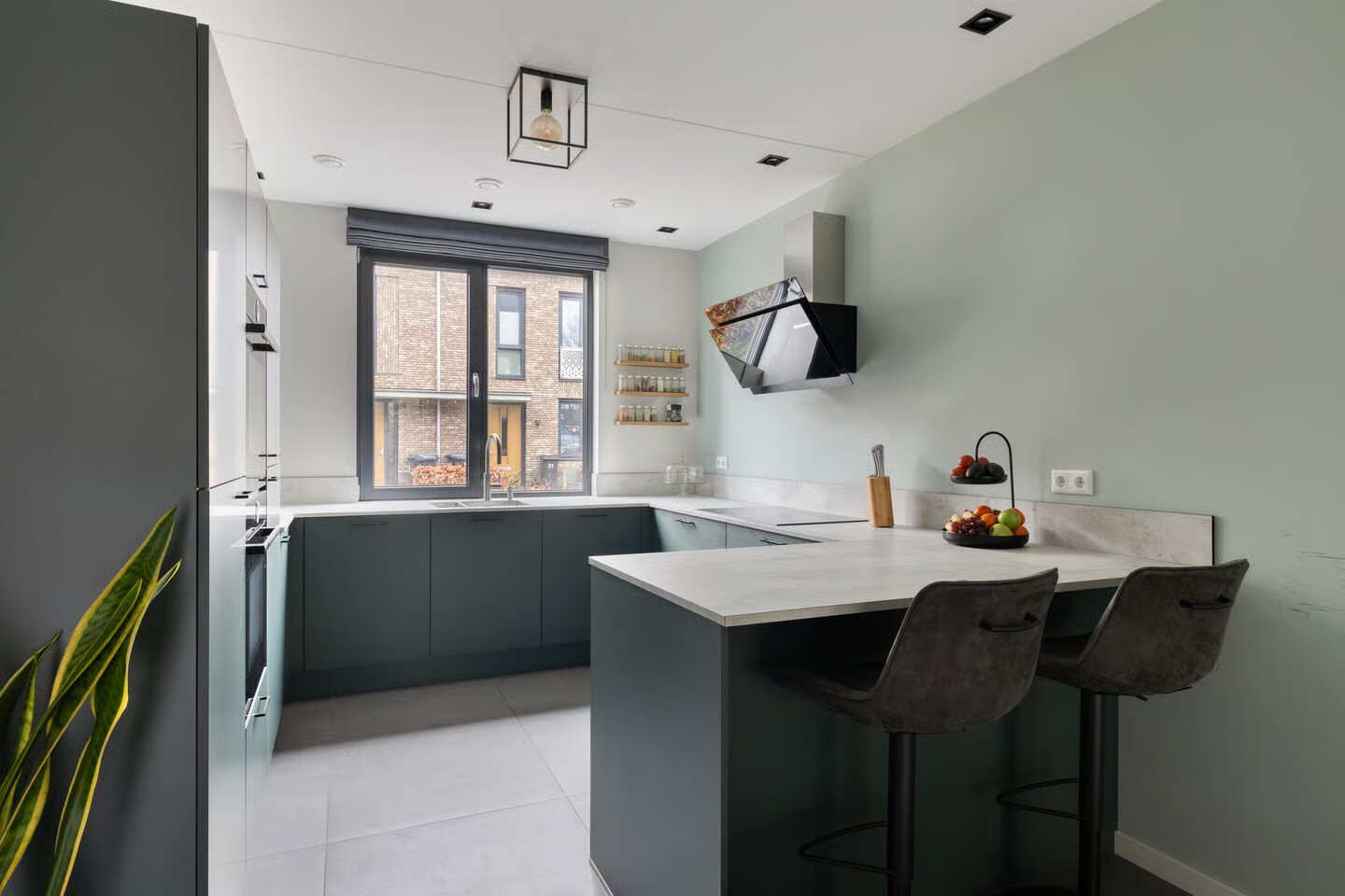 Tussenwoning te koop: Assumburg 35, Hoofddorp