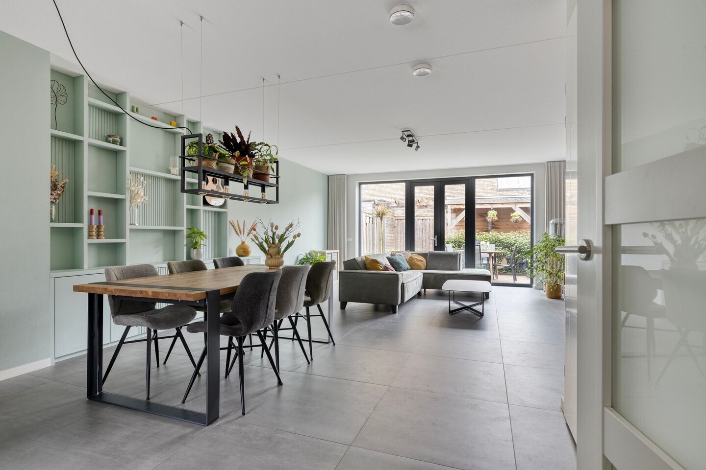 Tussenwoning te koop: Assumburg 35, Hoofddorp