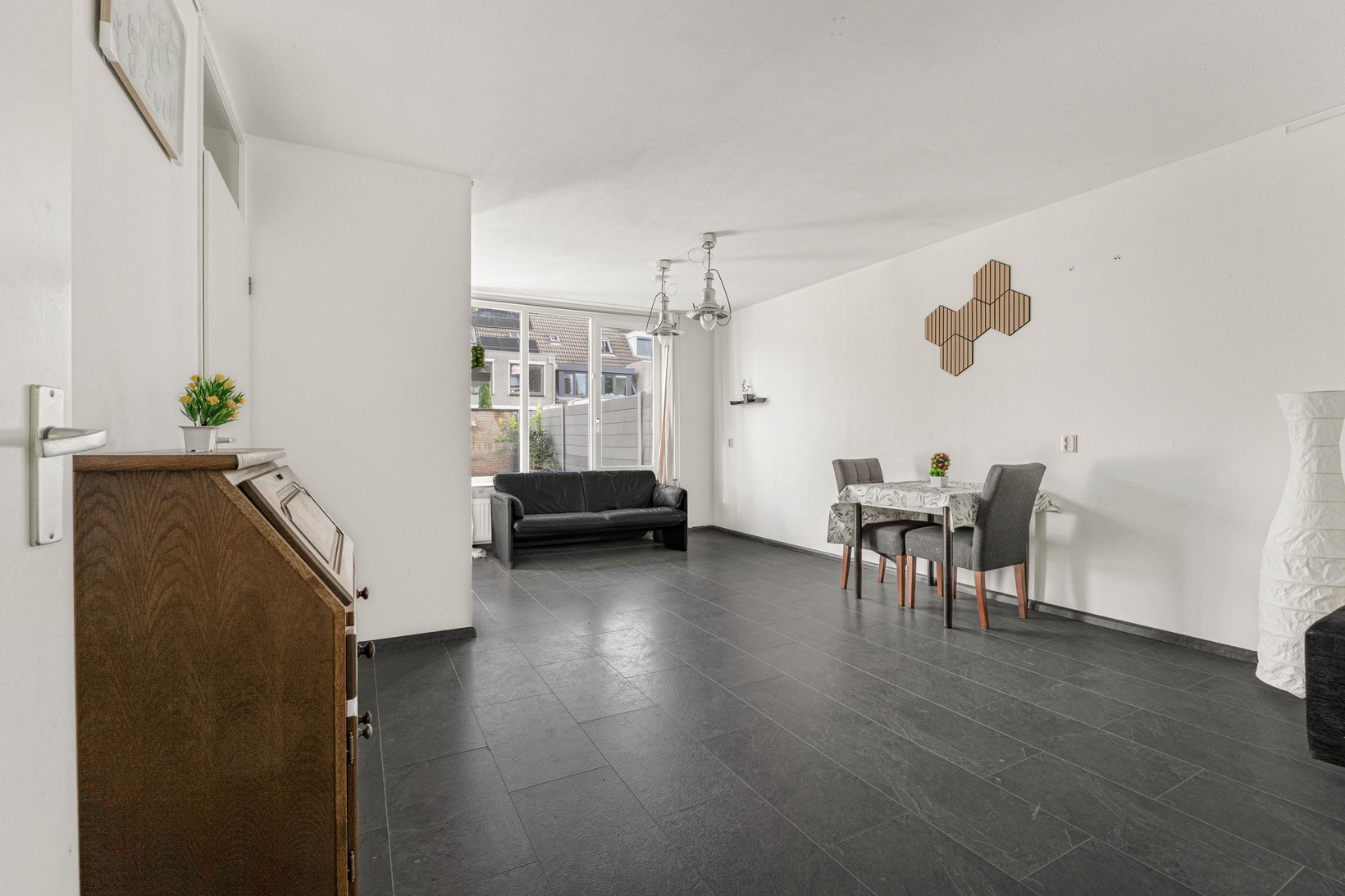 Tussenwoning te koop: Marga Klompésingel 34, Hoofddorp