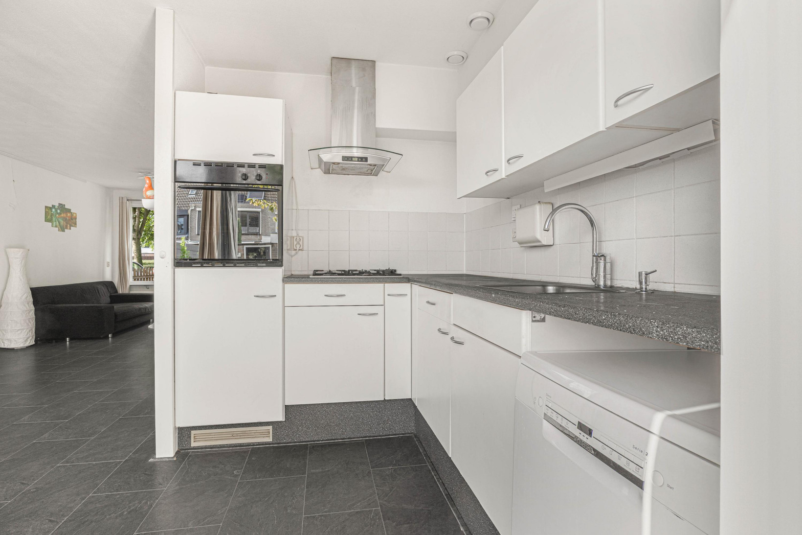 Tussenwoning te koop: Marga Klompésingel 34, Hoofddorp