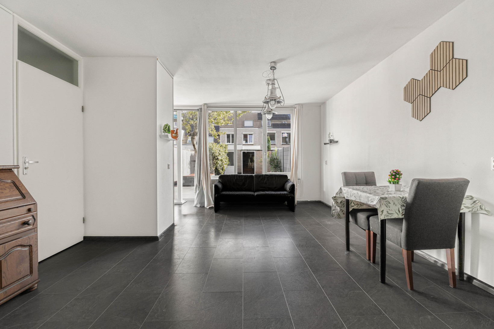 Tussenwoning te koop: Marga Klompésingel 34, Hoofddorp