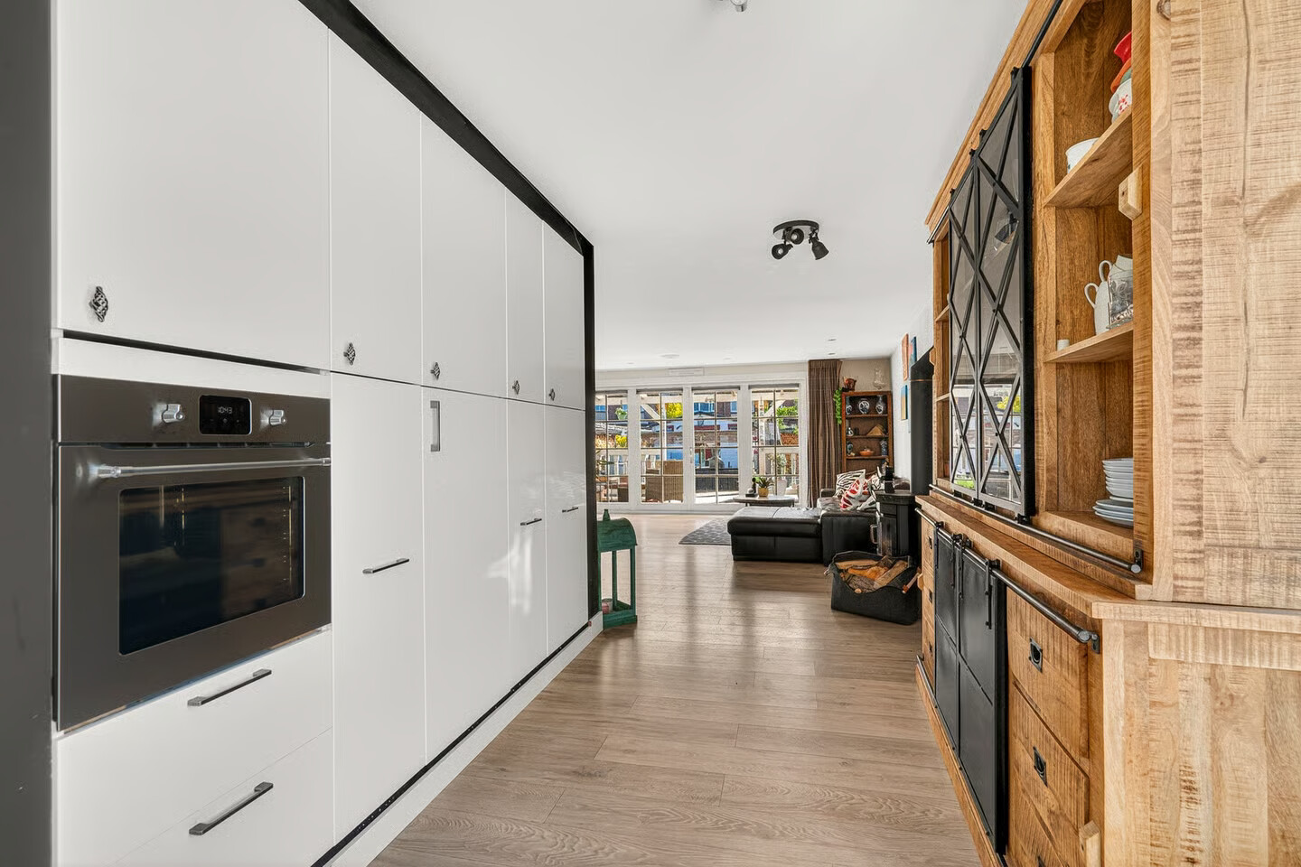 Tussenwoning te koop: Etty Hillesumplantsoen 19, Hoofddorp