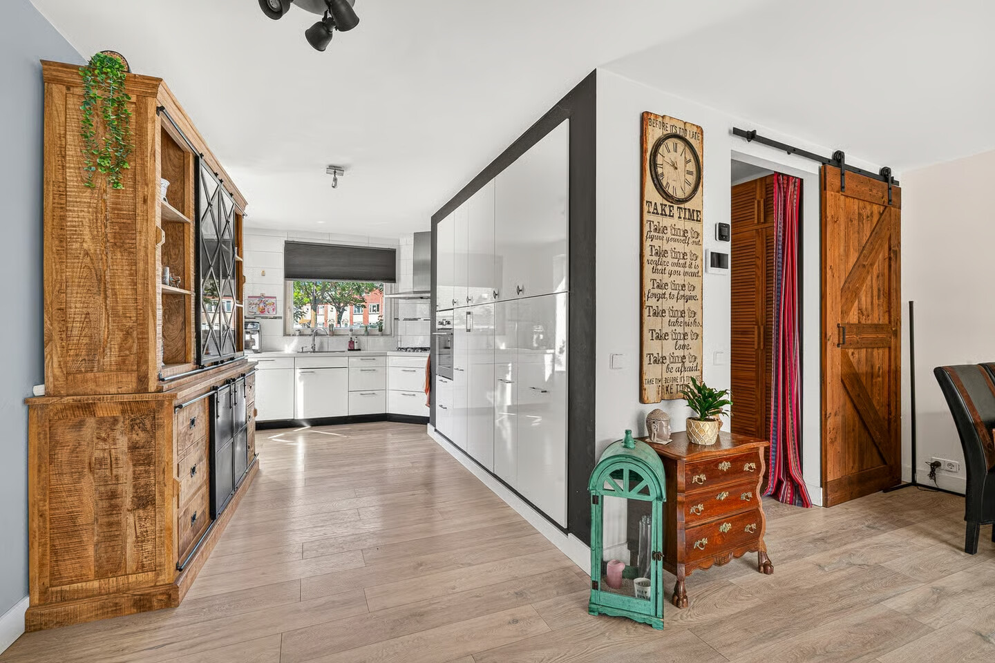 Tussenwoning te koop: Etty Hillesumplantsoen 19, Hoofddorp
