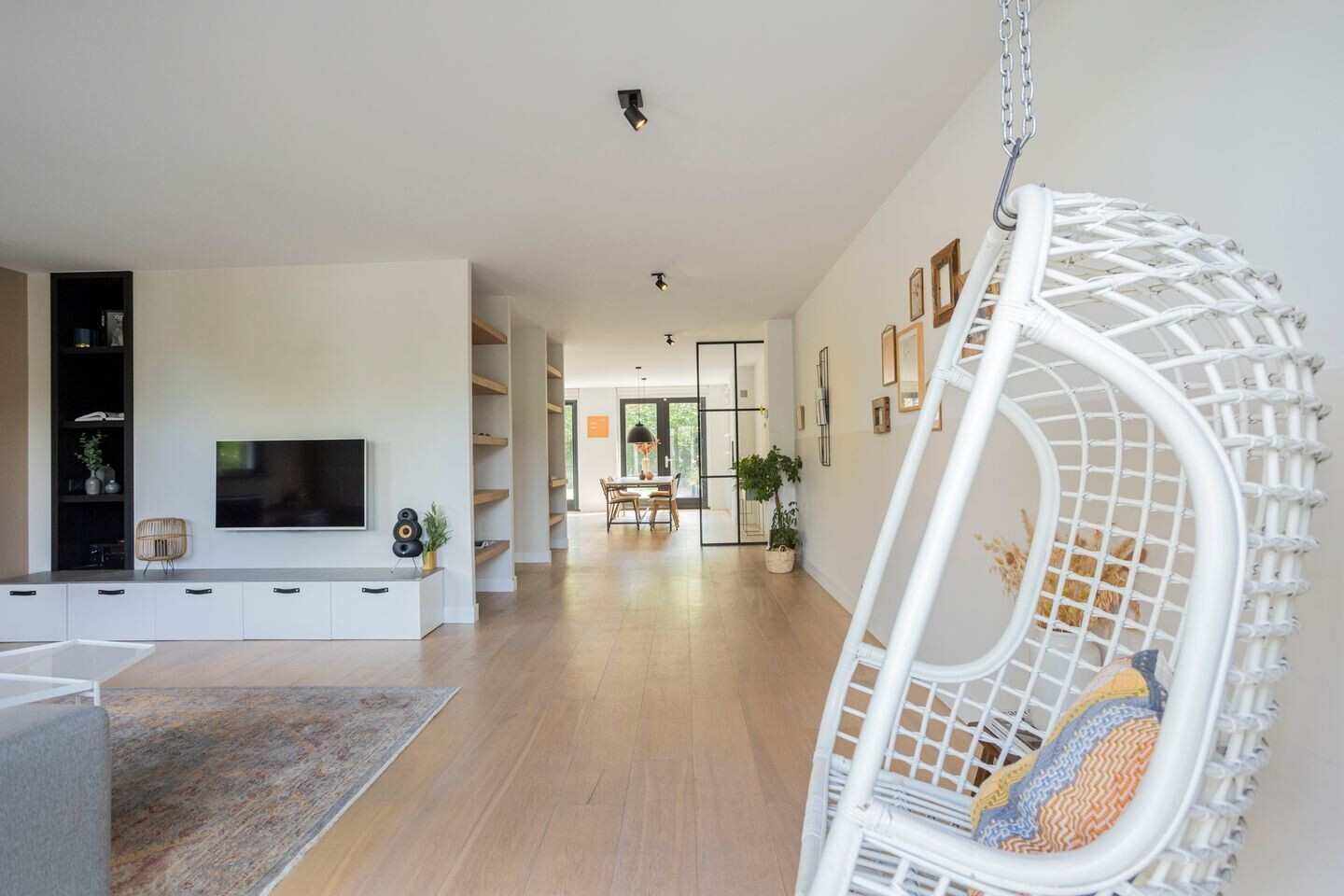 Twee-onder-één-kap te koop: Elisa van Calcarstraat 36C, Hoofddorp