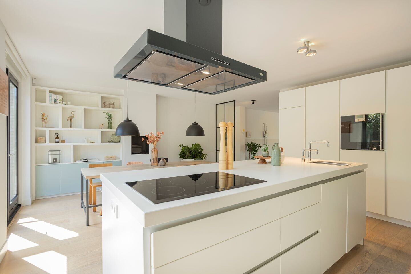 Twee-onder-één-kap te koop: Elisa van Calcarstraat 36C, Hoofddorp