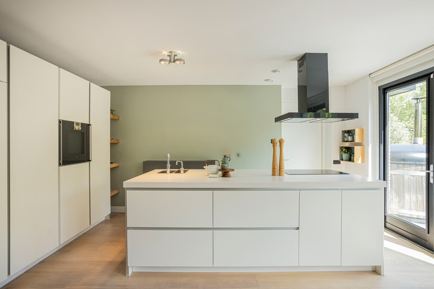 Twee-onder-één-kap te koop: Elisa van Calcarstraat 36C, Hoofddorp