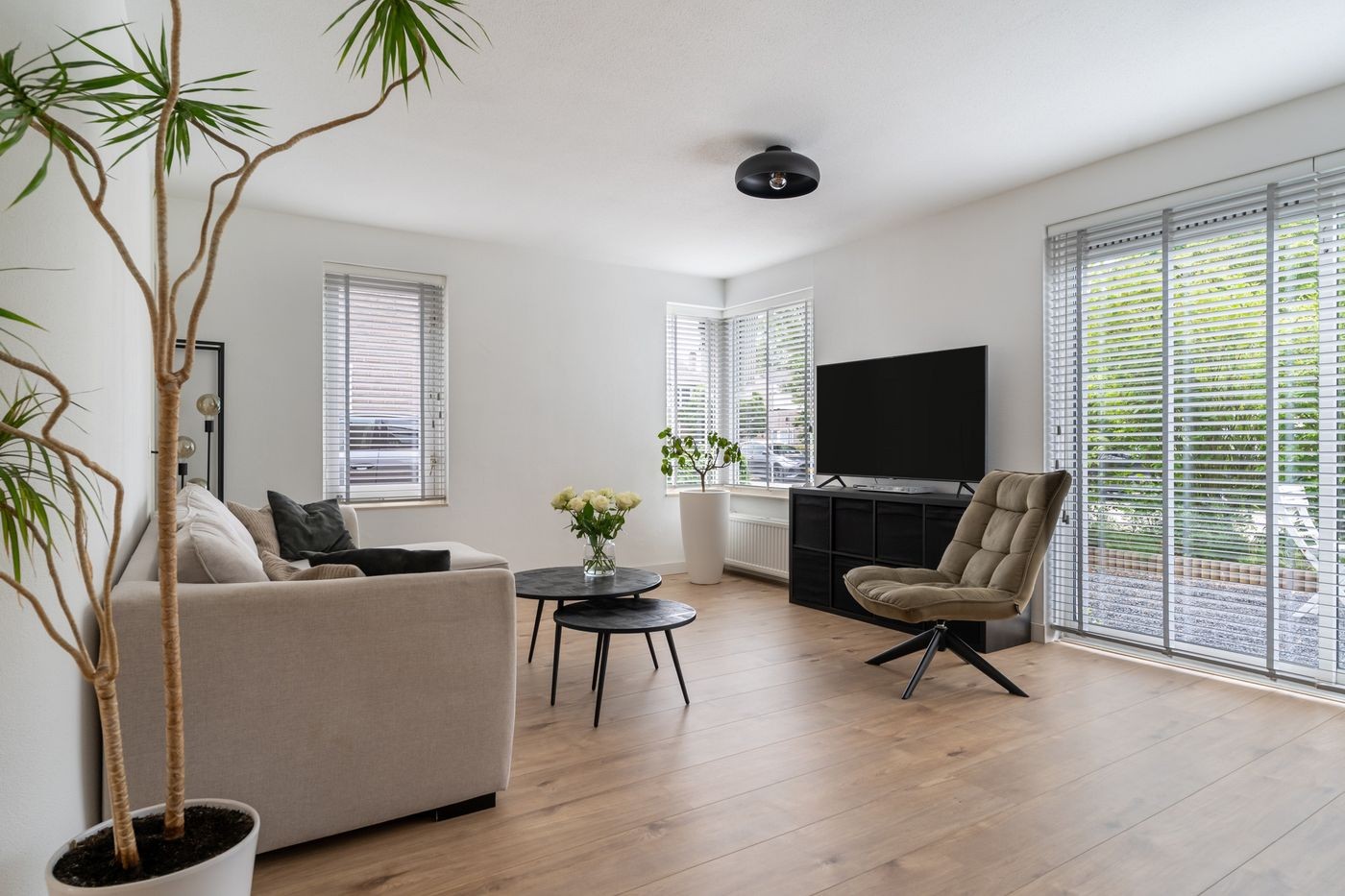 Tussenwoning te koop: Roosje Vosplantsoen 12, Hoofddorp