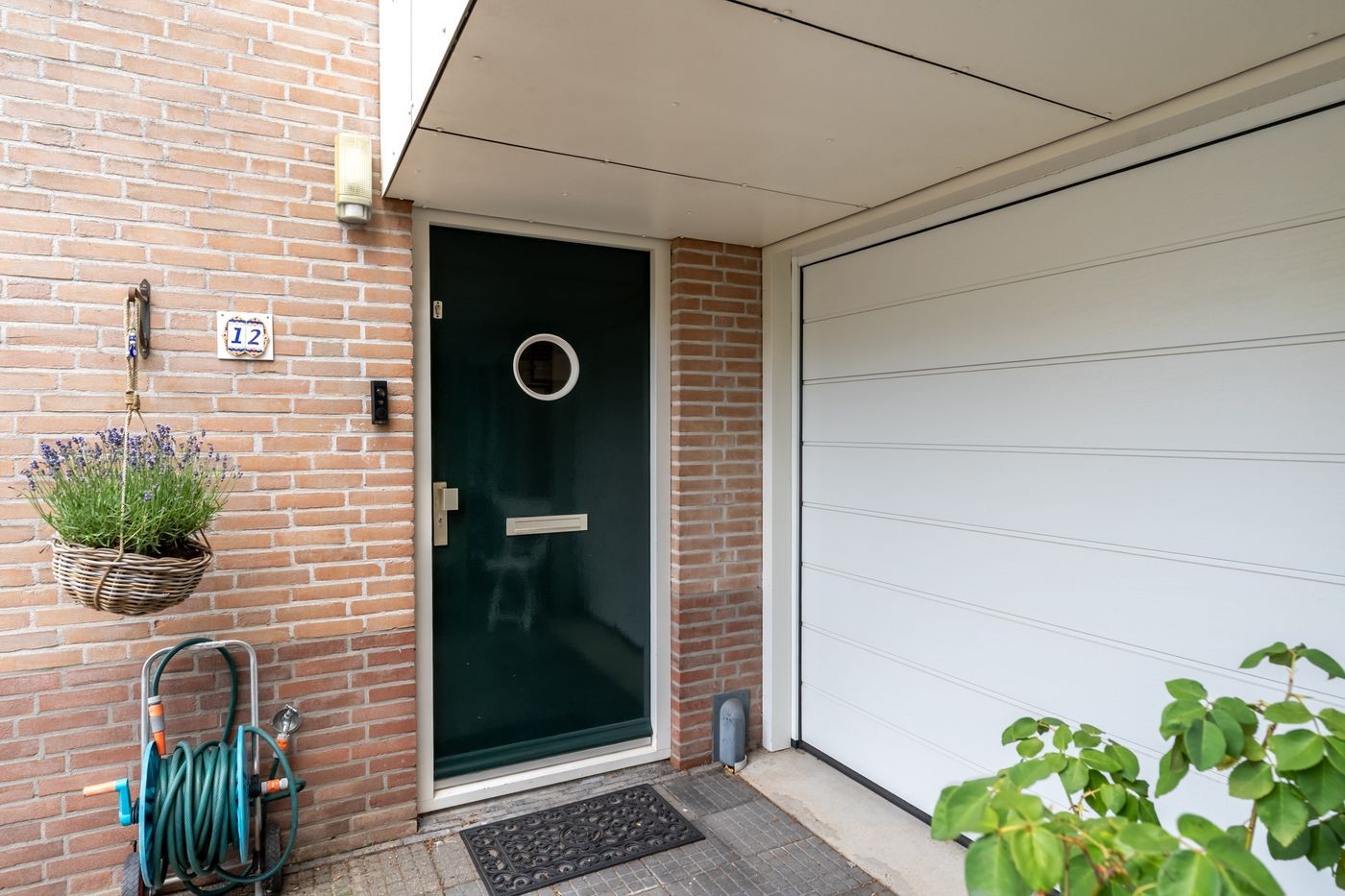Tussenwoning te koop: Roosje Vosplantsoen 12, Hoofddorp