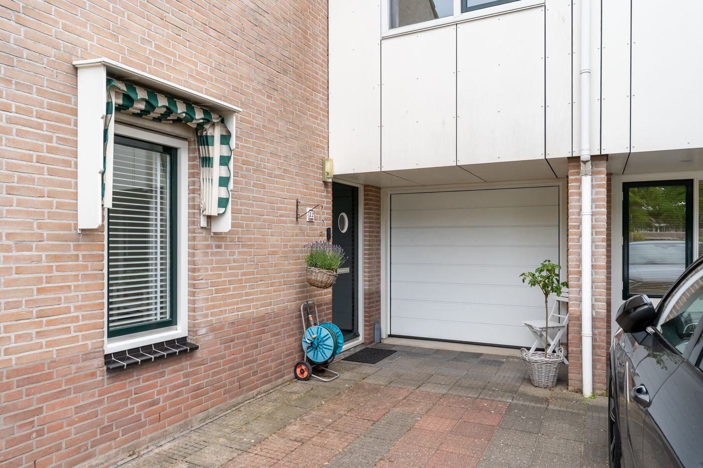 Tussenwoning te koop: Roosje Vosplantsoen 12, Hoofddorp
