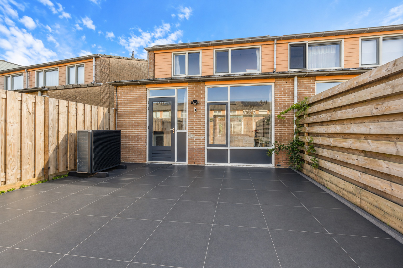 Hoekwoning te koop: Anna Reynvaanhof 13, Hoofddorp