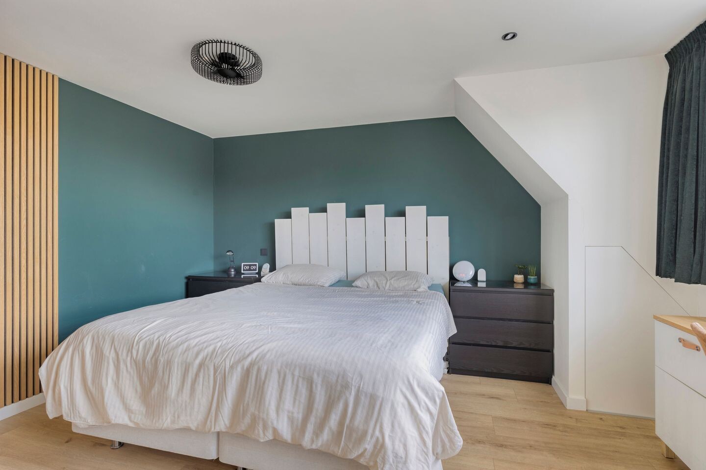 Tussenwoning te koop: Anna van Kleeflaan 13, Hoofddorp