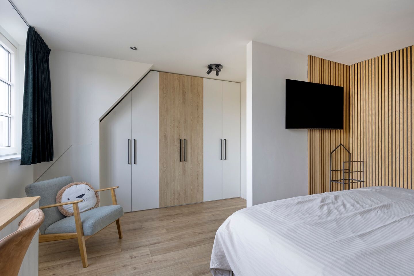 Tussenwoning te koop: Anna van Kleeflaan 13, Hoofddorp
