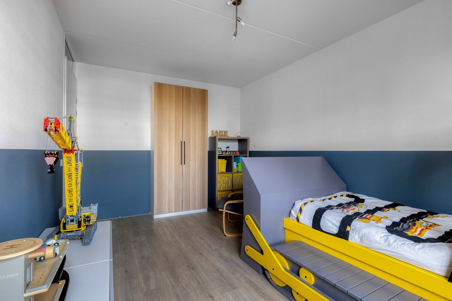 Tussenwoning te koop: Anna van Kleeflaan 13, Hoofddorp