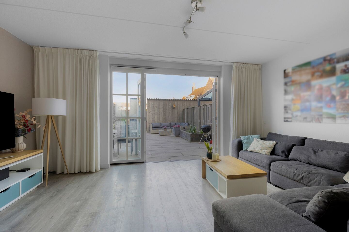 Tussenwoning te koop: Anna van Kleeflaan 13, Hoofddorp