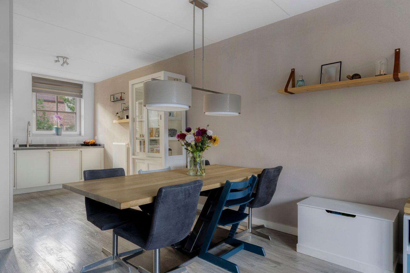 Tussenwoning te koop: Anna van Kleeflaan 13, Hoofddorp