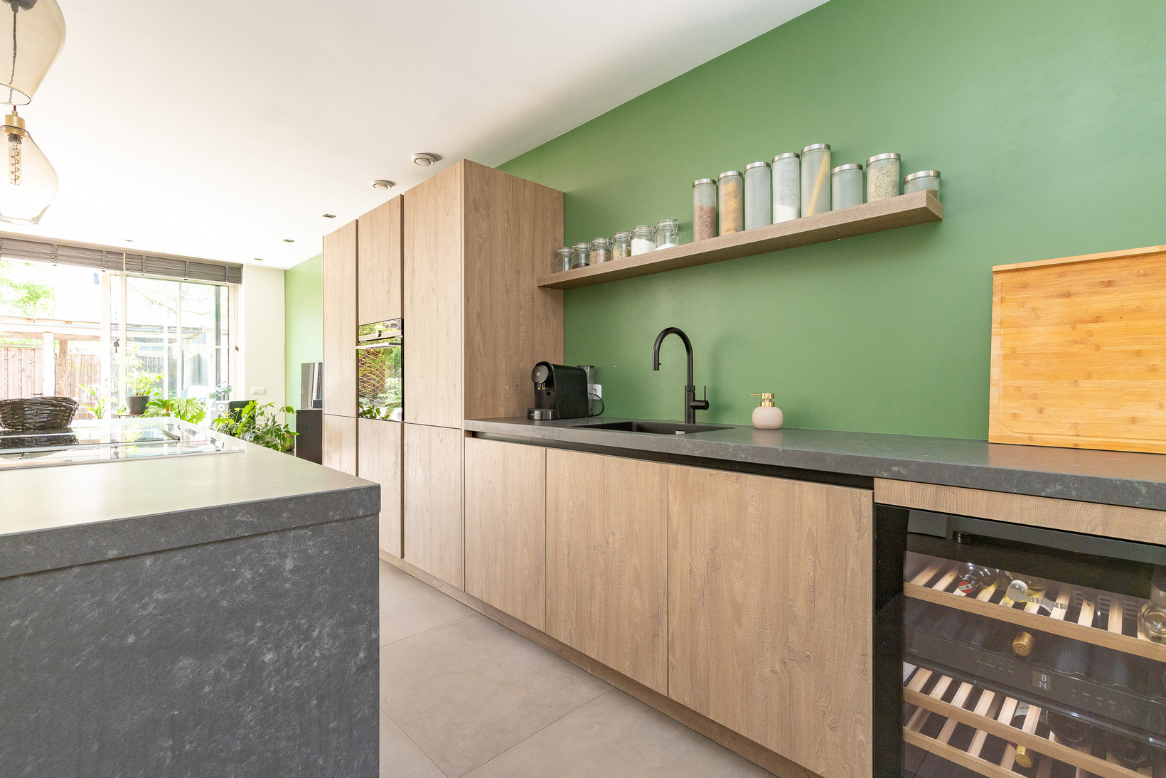 Tussenwoning te koop: Thomas Morelaan 98, Hoofddorp