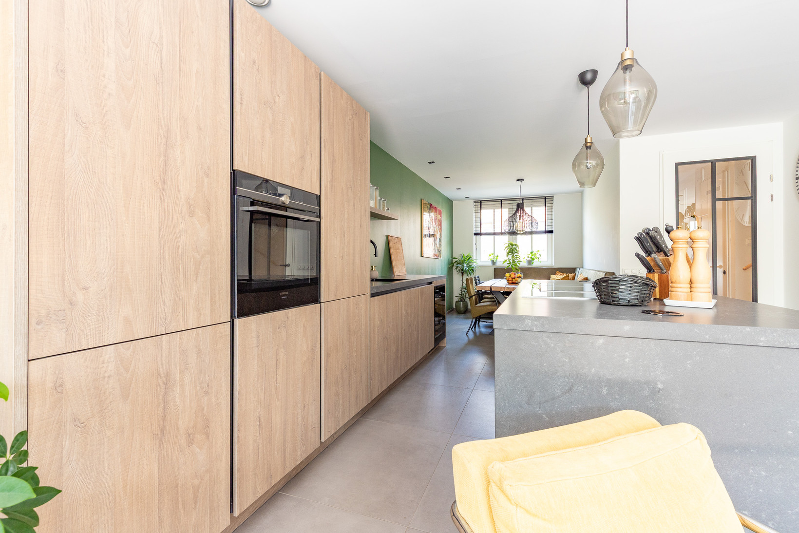 Tussenwoning te koop: Thomas Morelaan 98, Hoofddorp