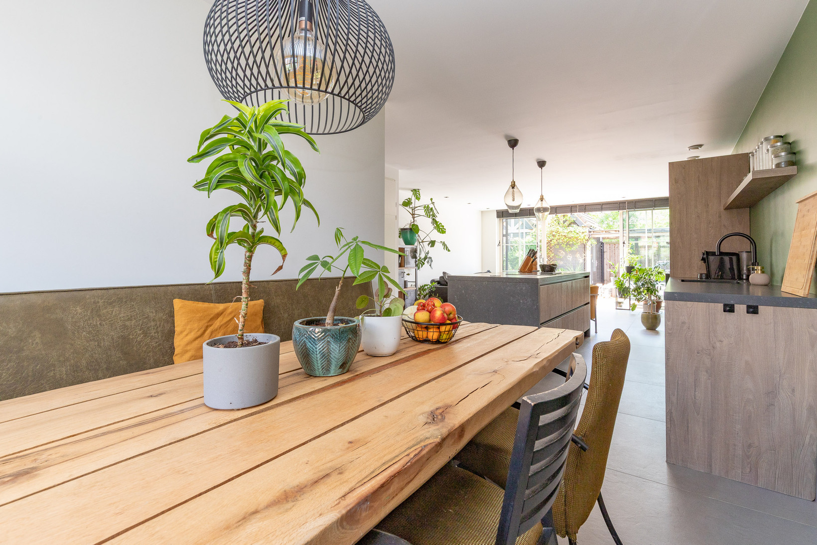 Tussenwoning te koop: Thomas Morelaan 98, Hoofddorp