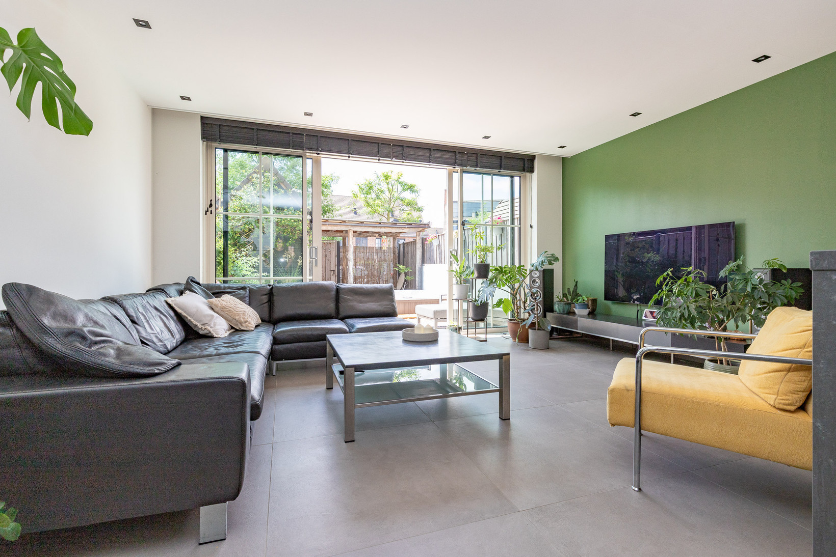 Tussenwoning te koop: Thomas Morelaan 98, Hoofddorp