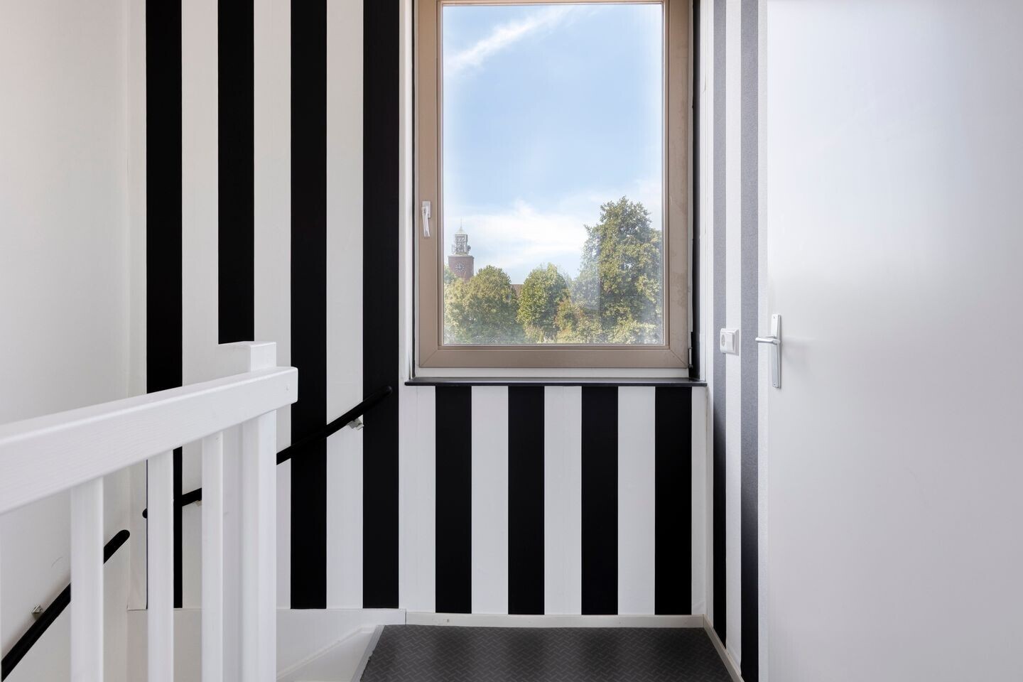 Tussenwoning te koop: Elemastraat 37, Nieuw-Vennep