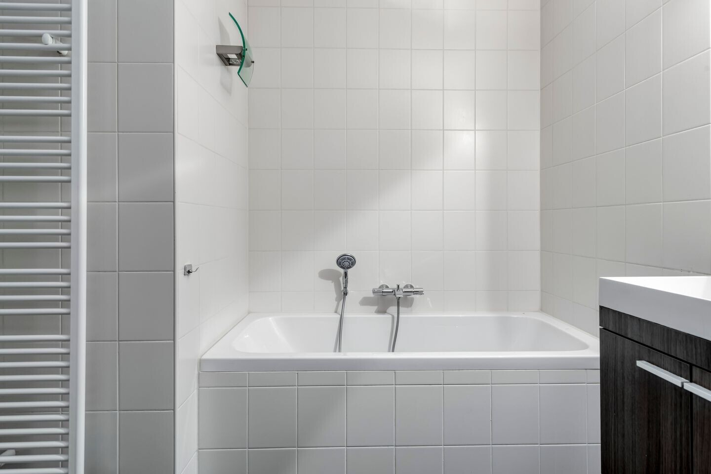 Tussenwoning te koop: Elemastraat 37, Nieuw-Vennep
