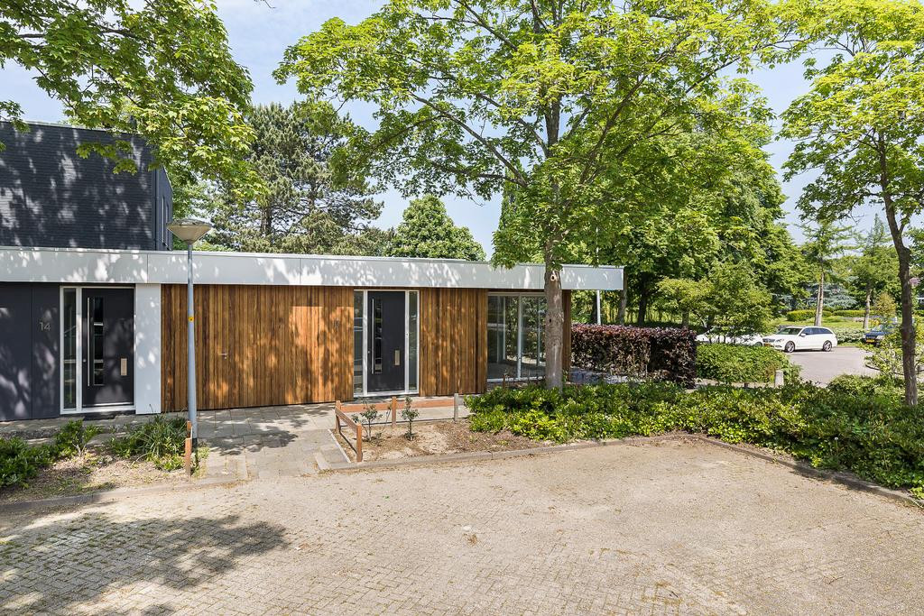 Tussenwoning te huur: Dokter Van Haeringenplantsoen 10, Nieuw-Vennep