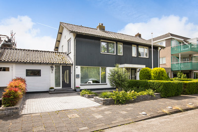 Dokter Van Haeringenplantsoen 2