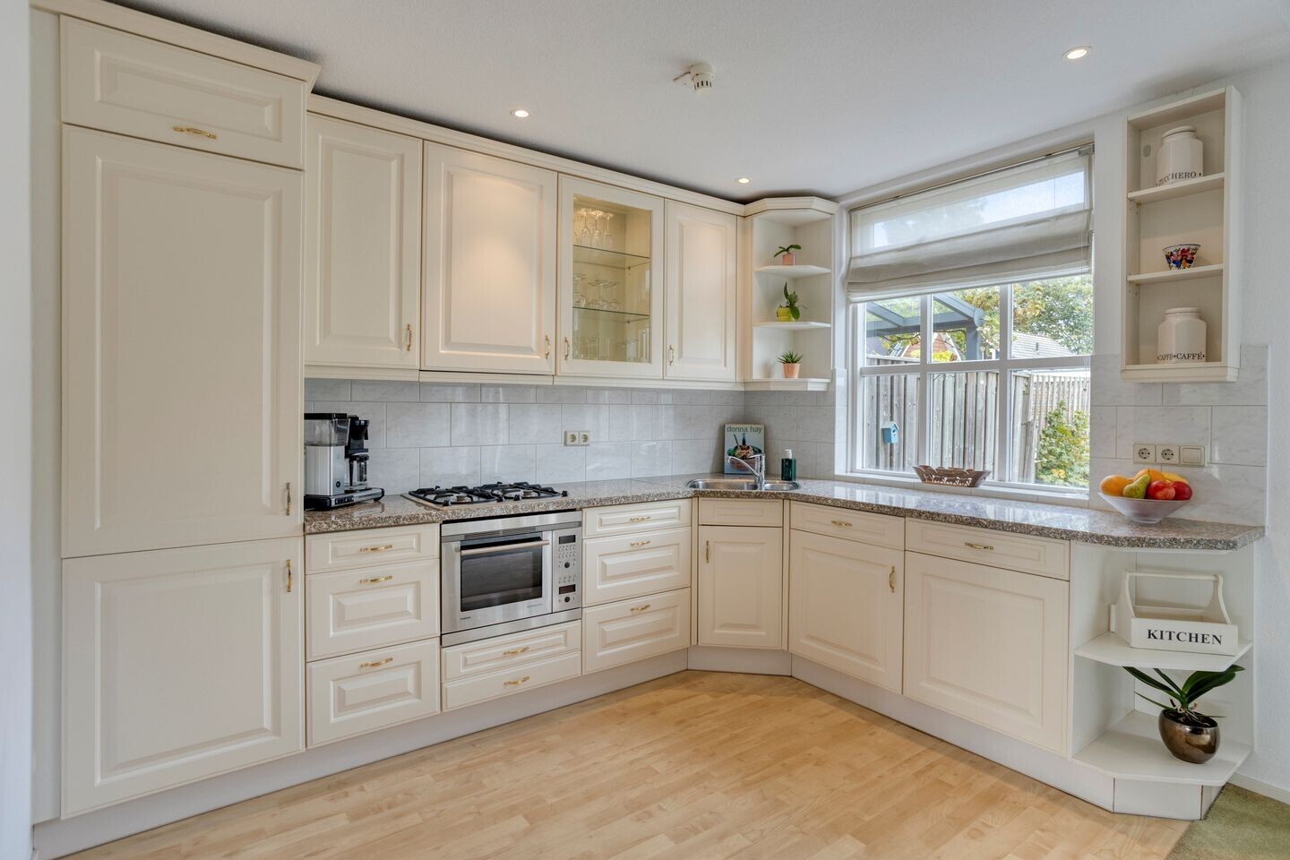 Tussenwoning te koop: Eggestraat 3, Nieuw-Vennep