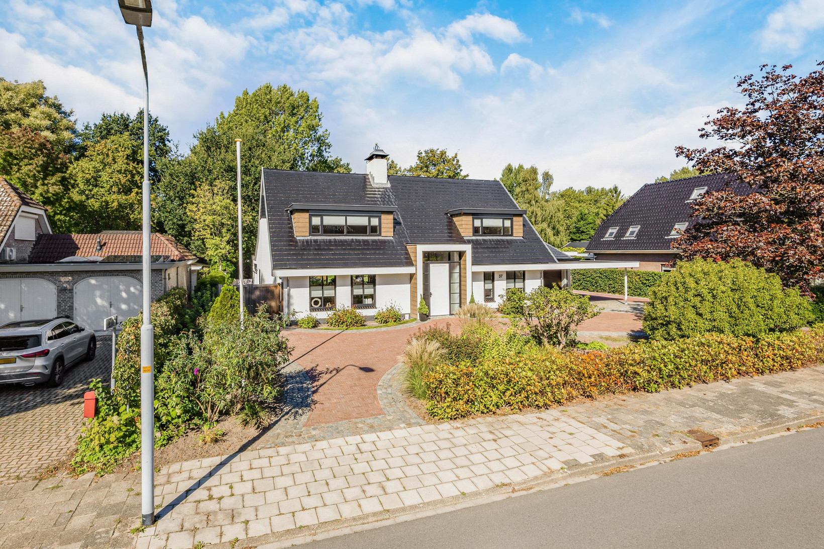 Vrijstaande woning te koop: Sportveldweg 37, Nieuw-Vennep