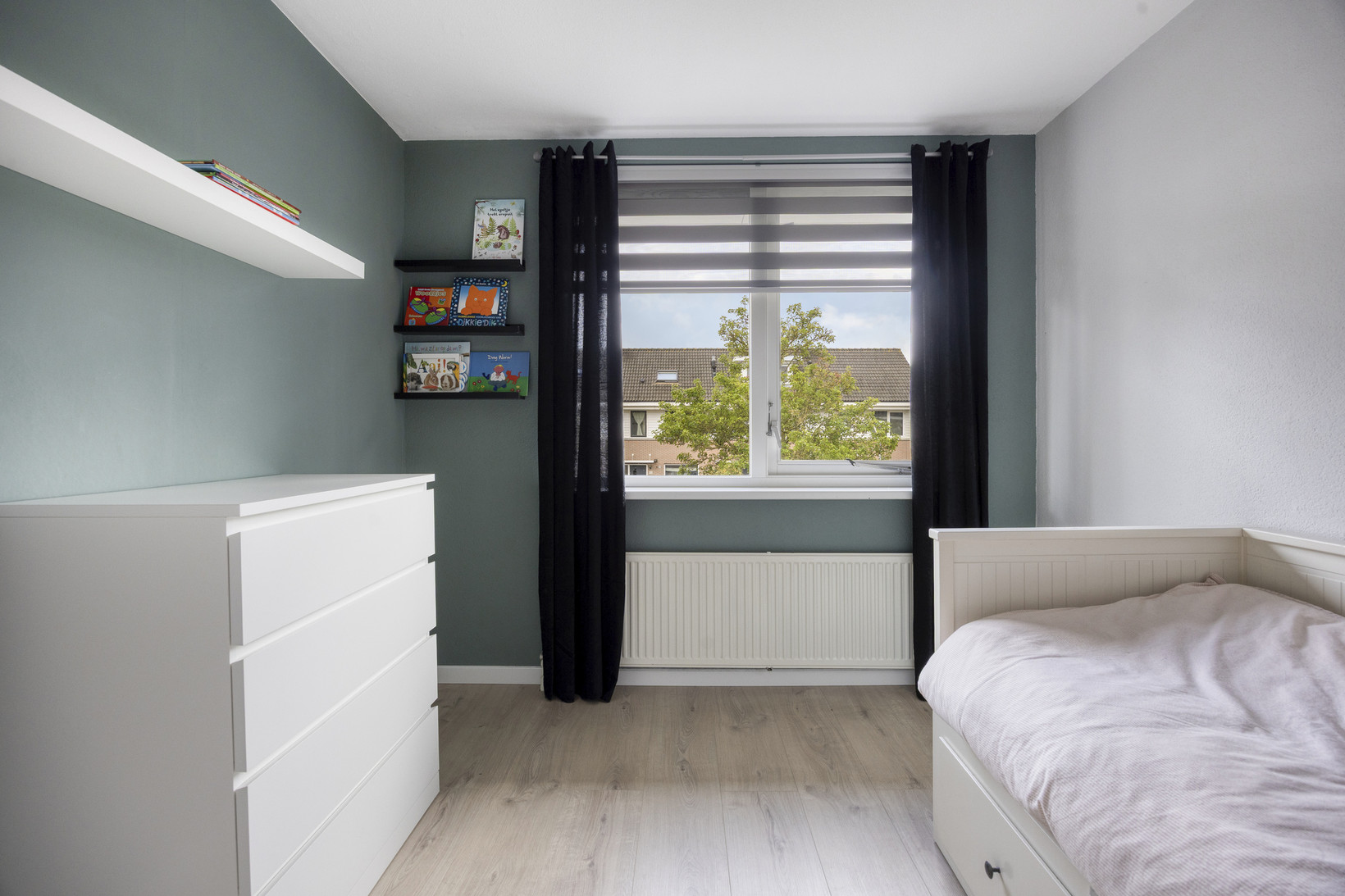 Tussenwoning te koop: Bachlaan 54, Nieuw-Vennep