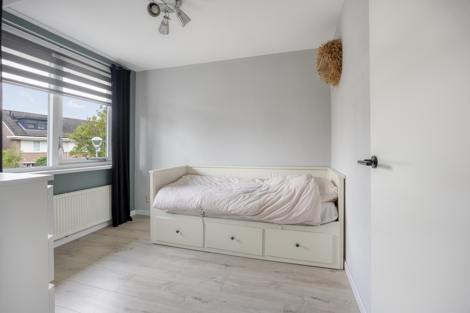Tussenwoning te koop: Bachlaan 54, Nieuw-Vennep