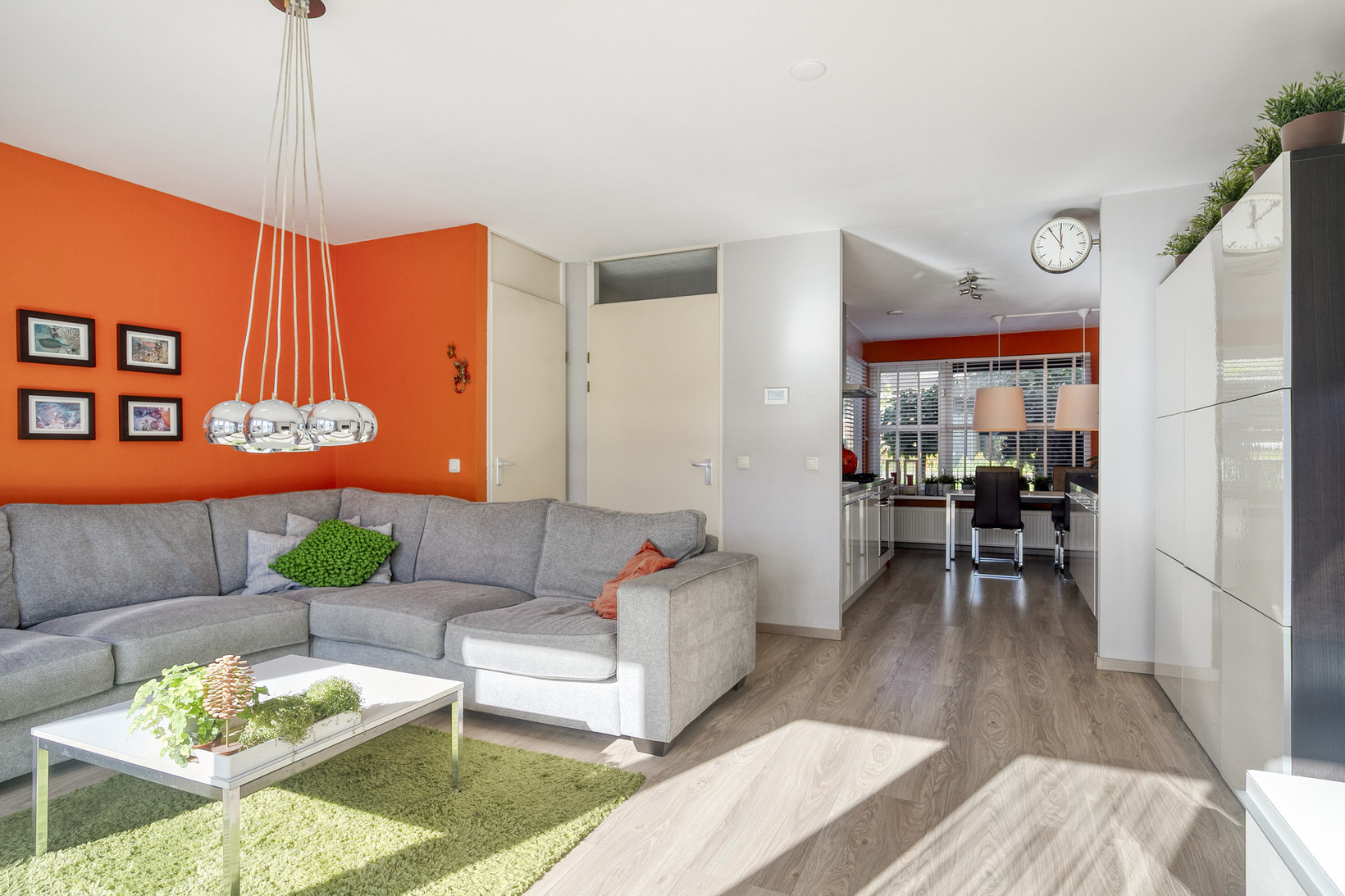 Tussenwoning te koop: Paganiniplantsoen 47, Nieuw-Vennep