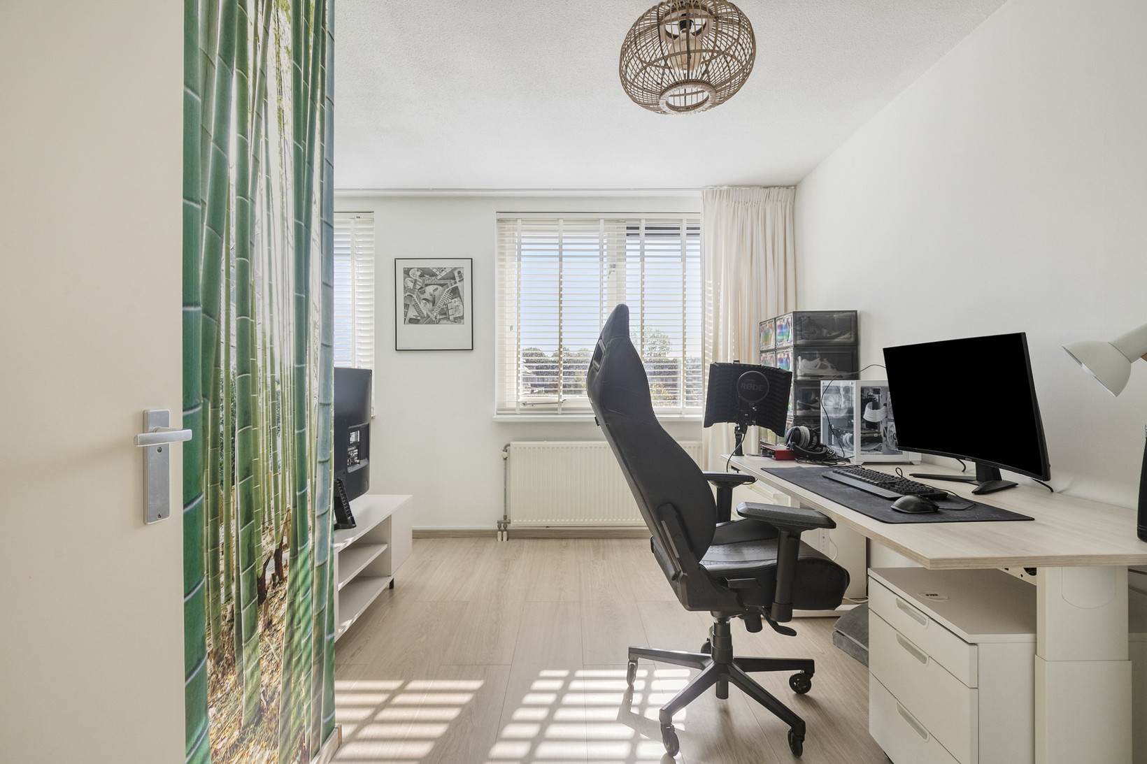Tussenwoning te koop: Paganiniplantsoen 47, Nieuw-Vennep