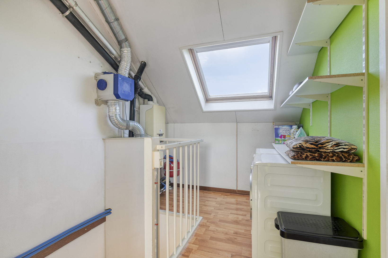 Tussenwoning te koop: Paganiniplantsoen 47, Nieuw-Vennep