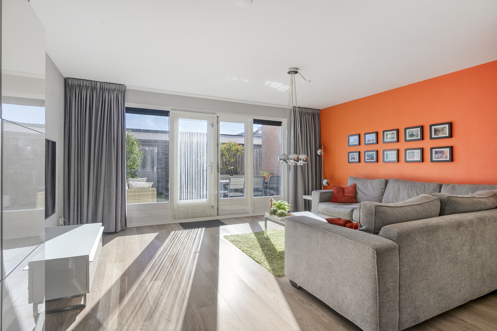 Tussenwoning te koop: Paganiniplantsoen 47, Nieuw-Vennep