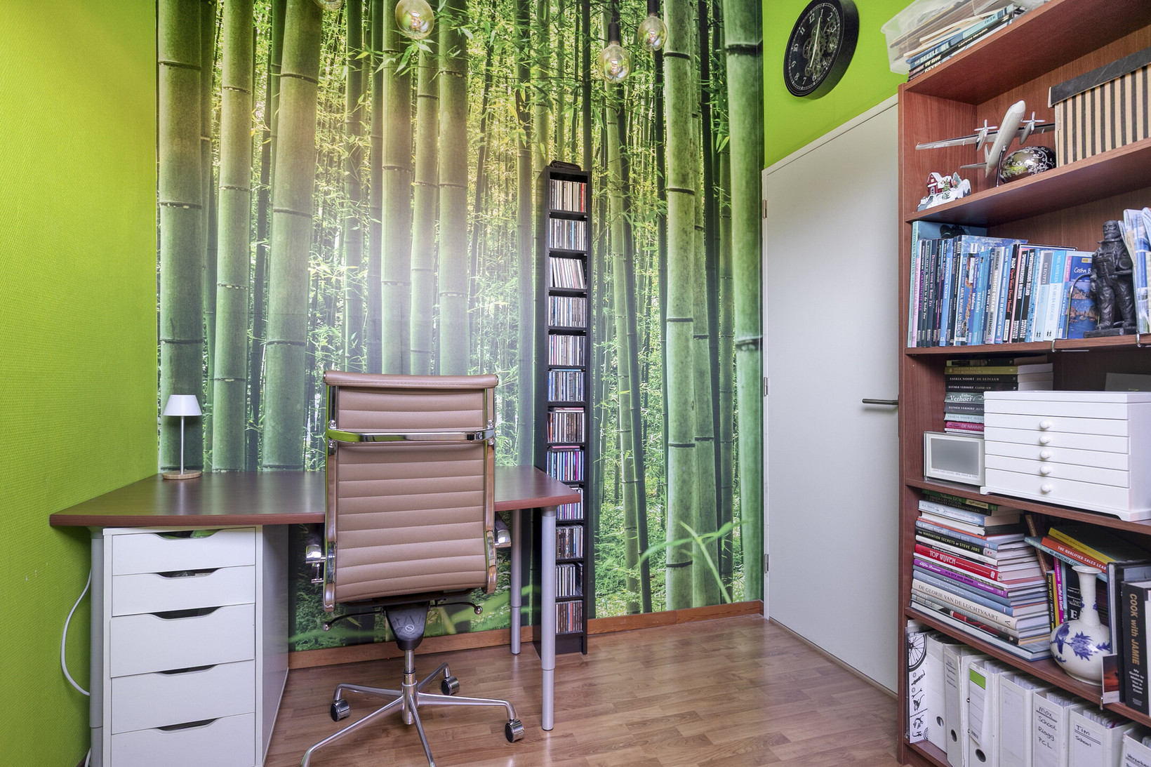 Tussenwoning te koop: Paganiniplantsoen 47, Nieuw-Vennep