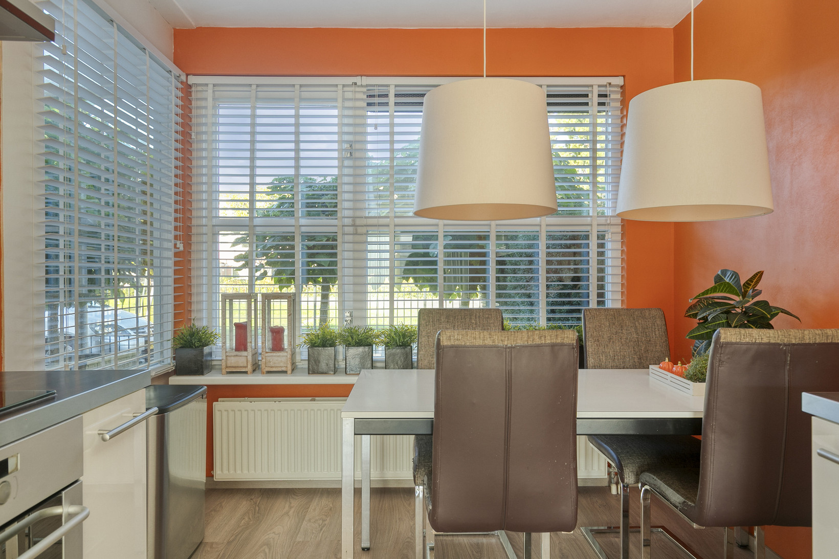 Tussenwoning te koop: Paganiniplantsoen 47, Nieuw-Vennep