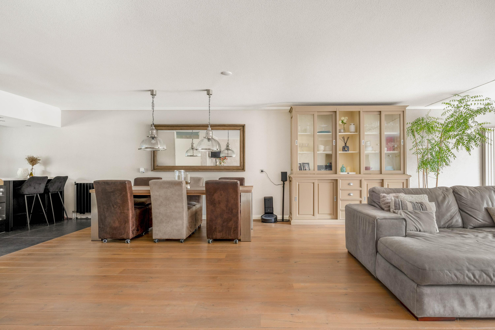 Tussenwoning te koop: Laan van Gildestein 63, Nieuw-Vennep