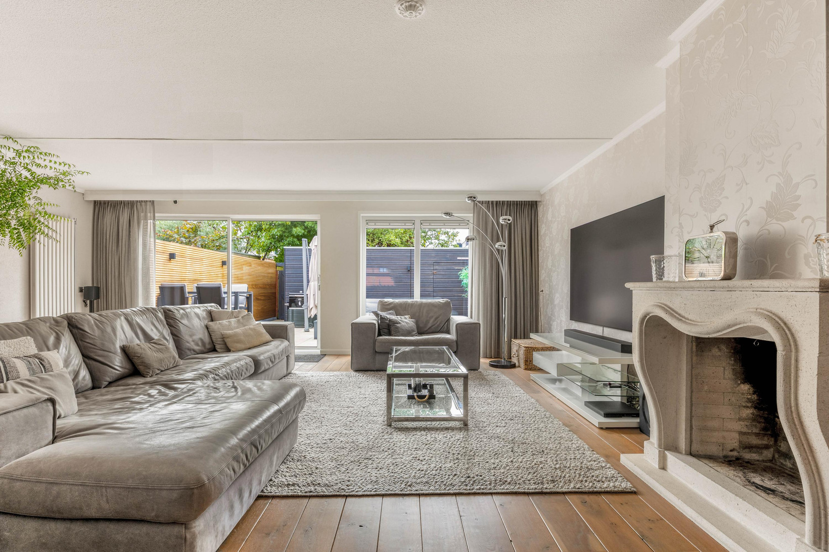Tussenwoning te koop: Laan van Gildestein 63, Nieuw-Vennep