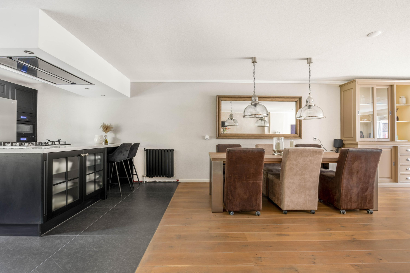 Tussenwoning te koop: Laan van Gildestein 63, Nieuw-Vennep