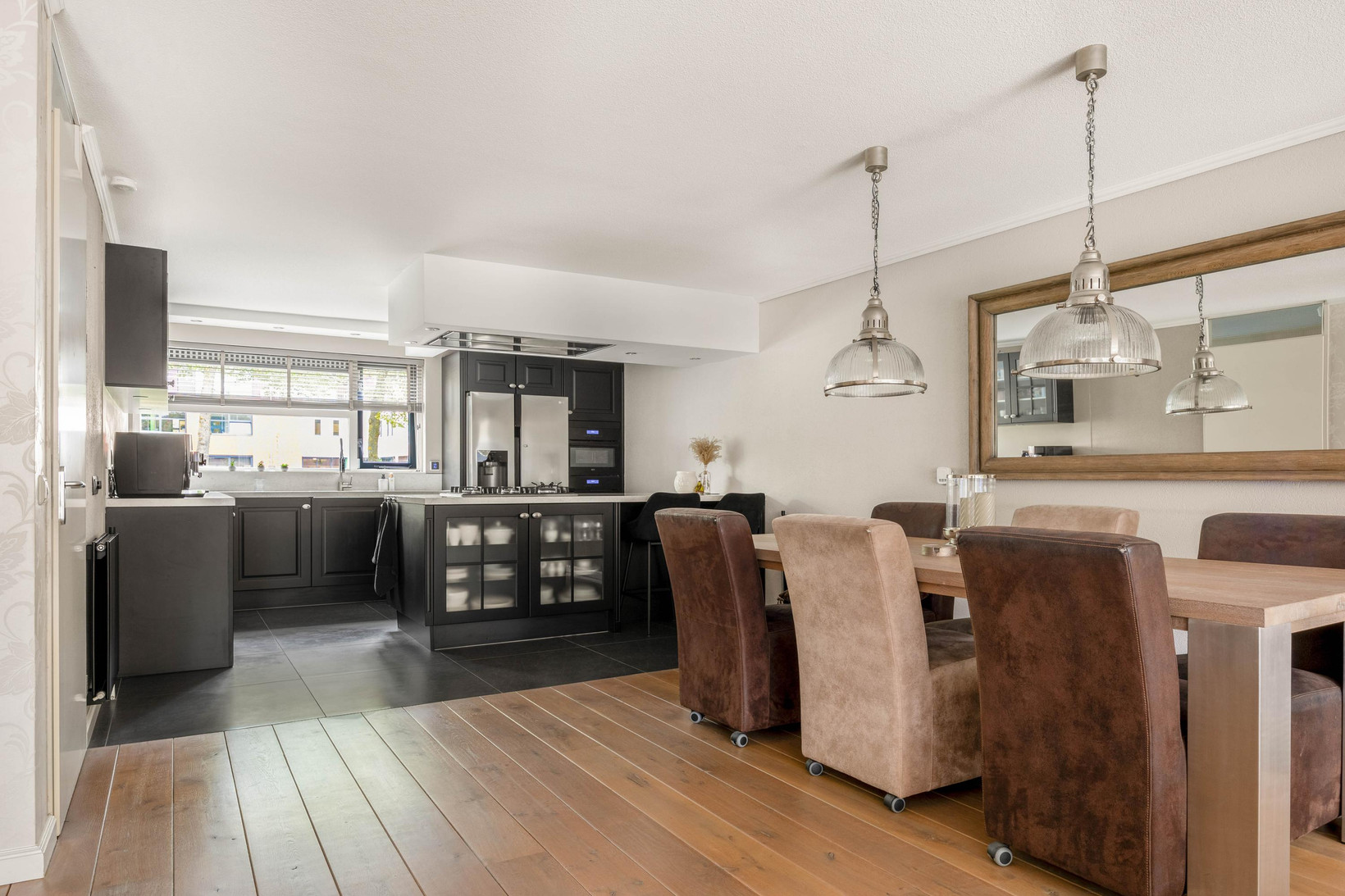 Tussenwoning te koop: Laan van Gildestein 63, Nieuw-Vennep