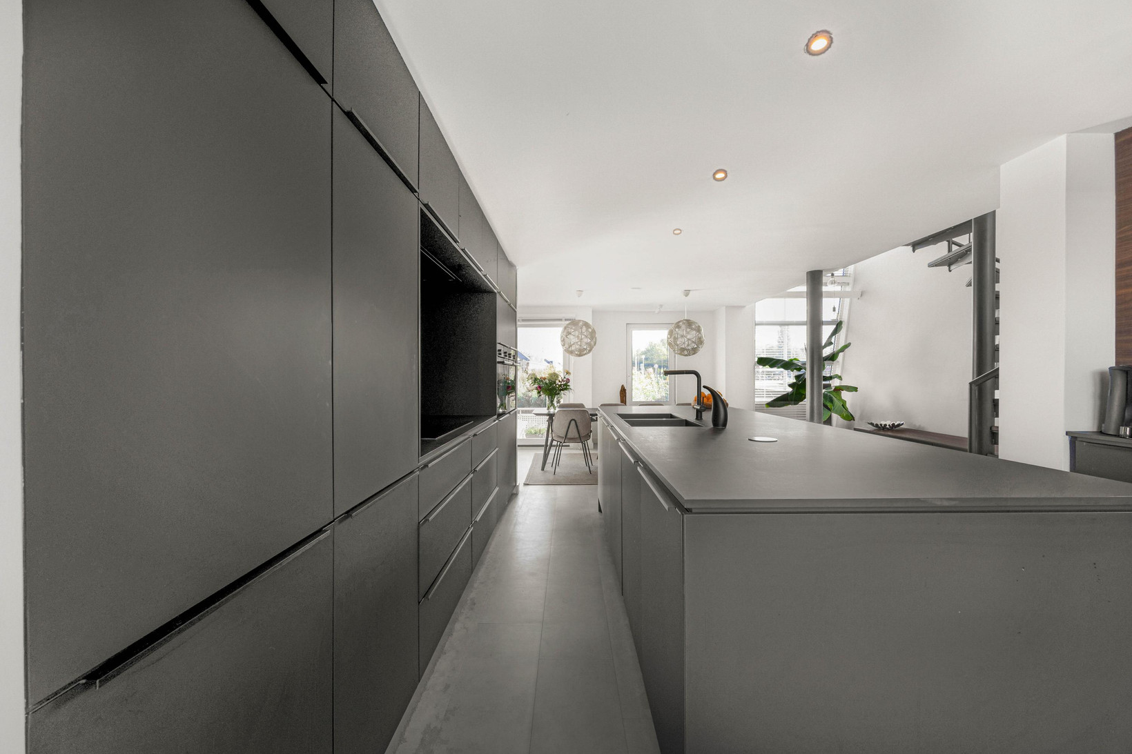Hoekwoning te koop: Flierveld 1, Nieuw-Vennep