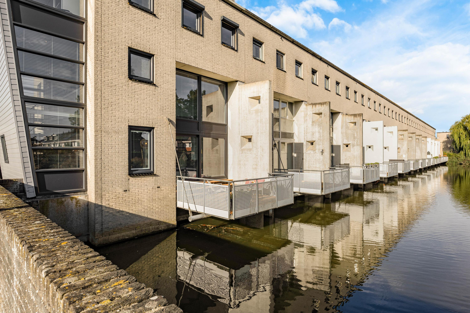 Hoekwoning te koop: Flierveld 1, Nieuw-Vennep