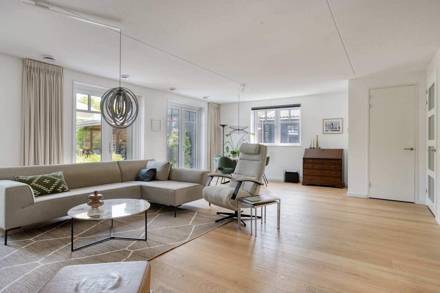 Hoekwoning te koop: Hoofdweg 1273, Nieuw-Vennep