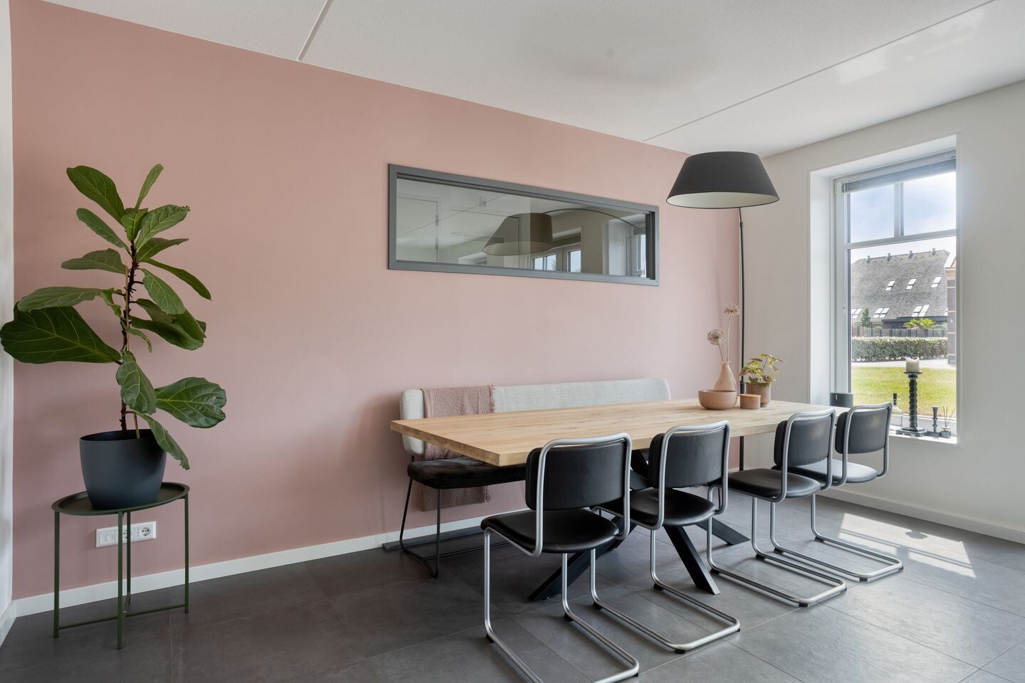 Hoekwoning te koop: Hoofdweg 1273, Nieuw-Vennep