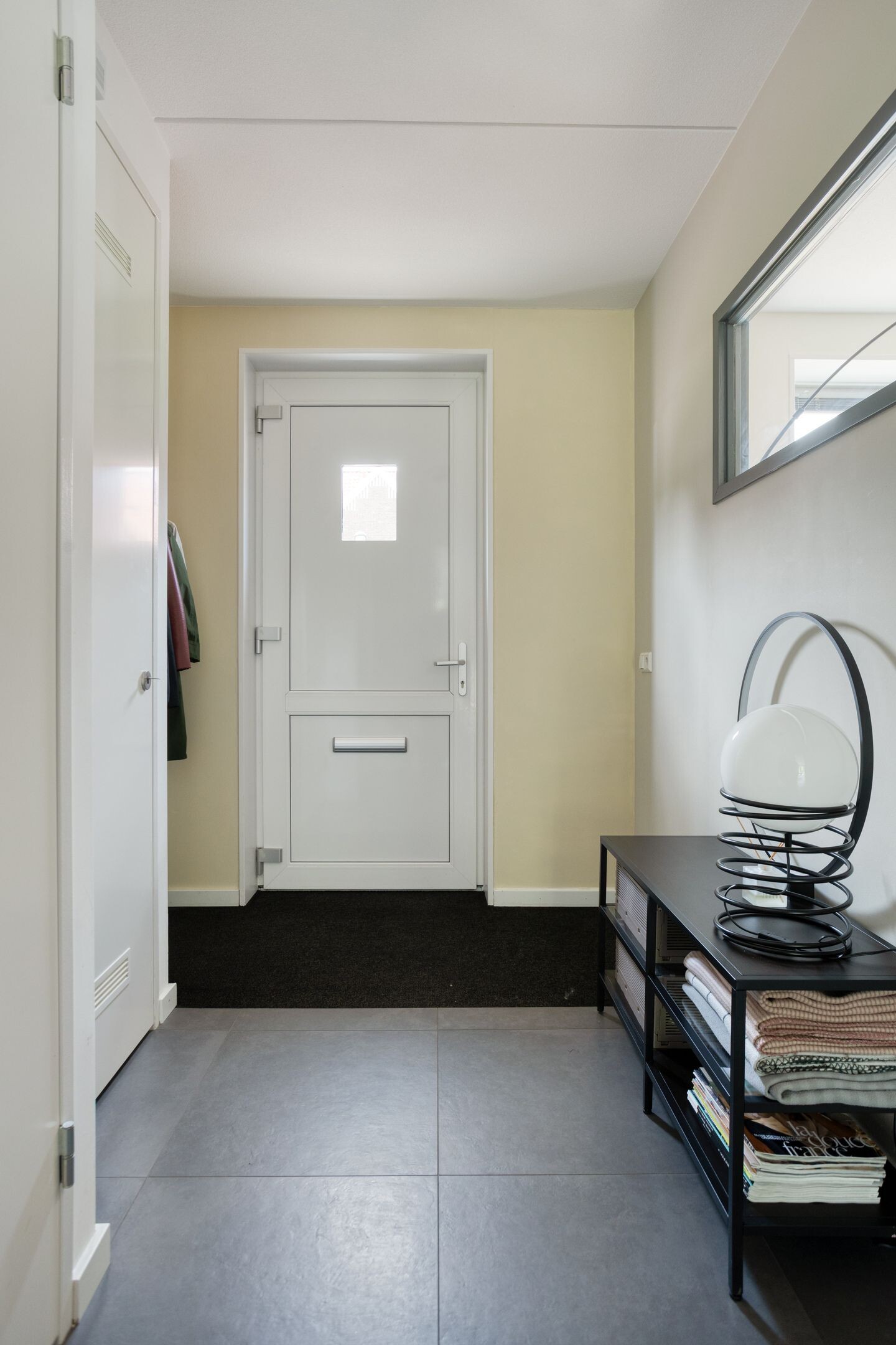 Hoekwoning te koop: Hoofdweg 1273, Nieuw-Vennep