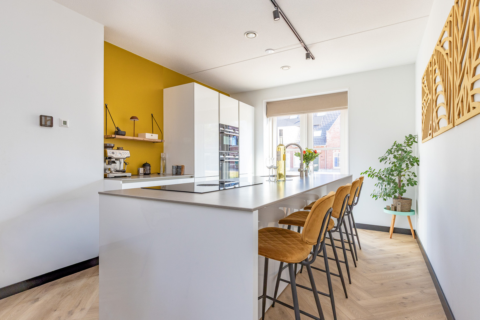 Tussenwoning te koop: Hoofdweg 1289, Nieuw-Vennep